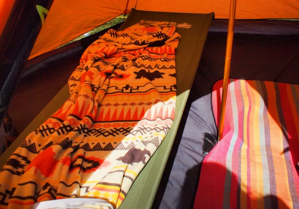 テント 毛布