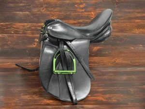 PASSIER　馬場鞍「GG EXTRA」　JIN STIRRUPの鐙（グリーン）