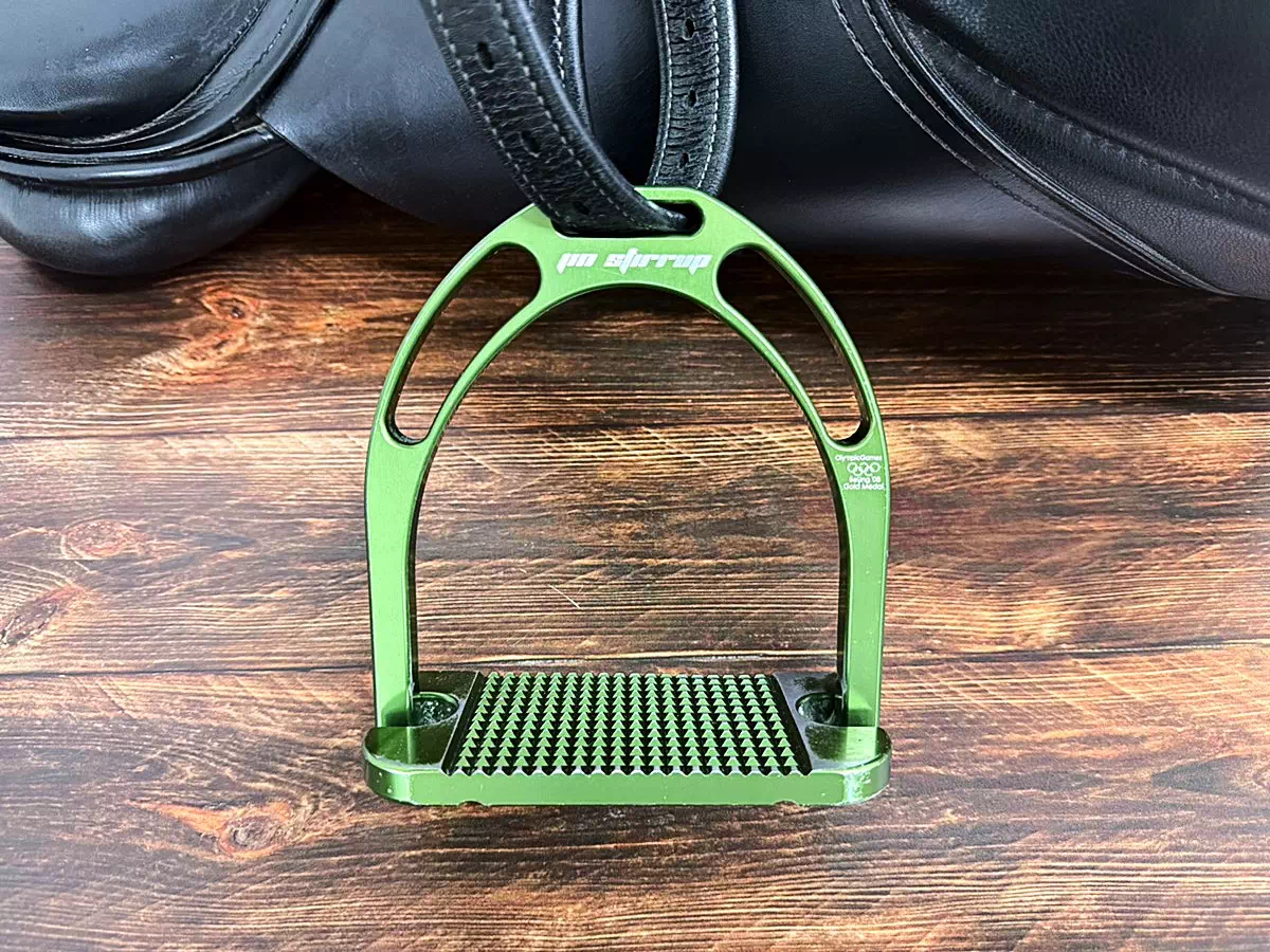 Jin Stirrup  アルミニウム鐙　グリーン①