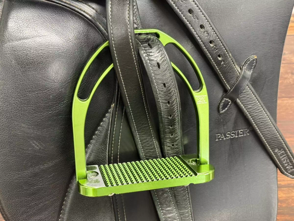Jin Stirrup アルミニウム鐙　グリーン②