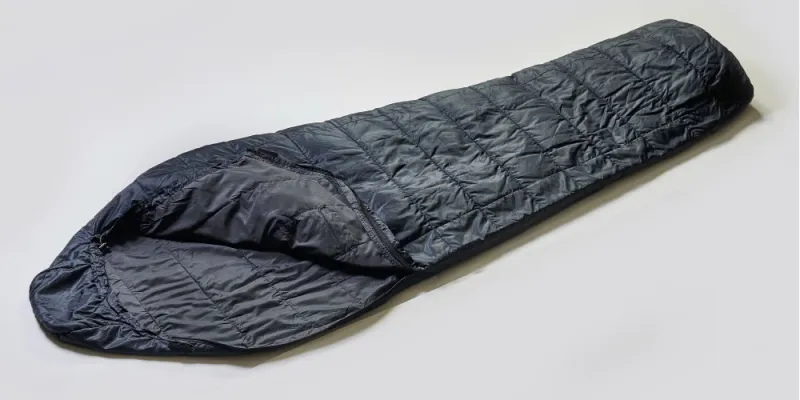 軽量・コンパクトでフィット感の高い「マミー型」の特徴